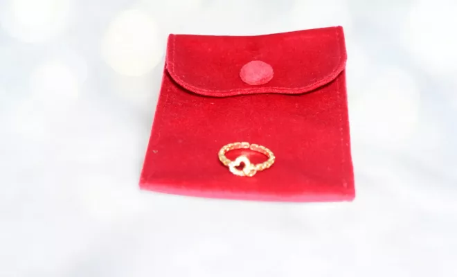 Bague réglable, coeur incrusté des Zirconium, plaqué or, Saint-Denis, ReuniVente.re