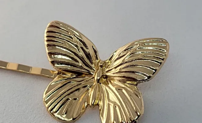 Barette a cheveux papillon vue grans plan